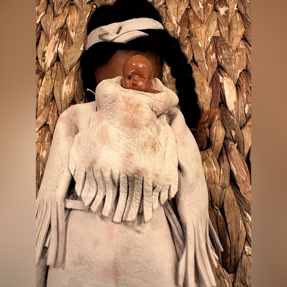 Vintage Native American Doll with Papoose Baby - Picture 8 of 9